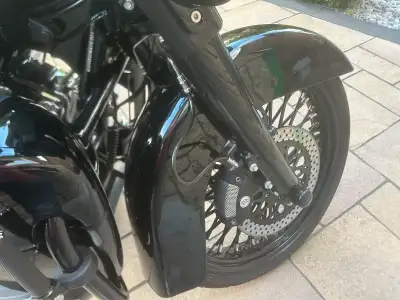 2012 Harley Davidson Street Glide Mostly all blacked out 21” black spoked front wheel Highway pegs H...