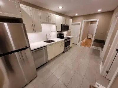 224 St Andrew St 2 bedroom Private bathroom Private entrance In-suite washer and dryer Utilities not...
