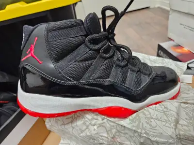 Jordan 11 bred size 9.5 (2012 release), View more