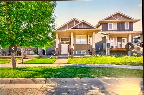 Beautiful new house available for rent ! 2 available spaces in this up/down split. Upstairs is a 3 b...