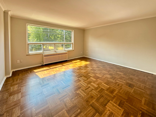 Two Bedroom apartment on Bayview south of Davisville in Long Term Rentals in City of Toronto