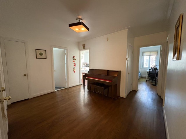 Spacious and furnished bedroom sharing for Girls — photo 1
