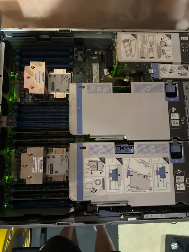 Cisco UCS C240 M5L in Servers in Ottawa - Image 3