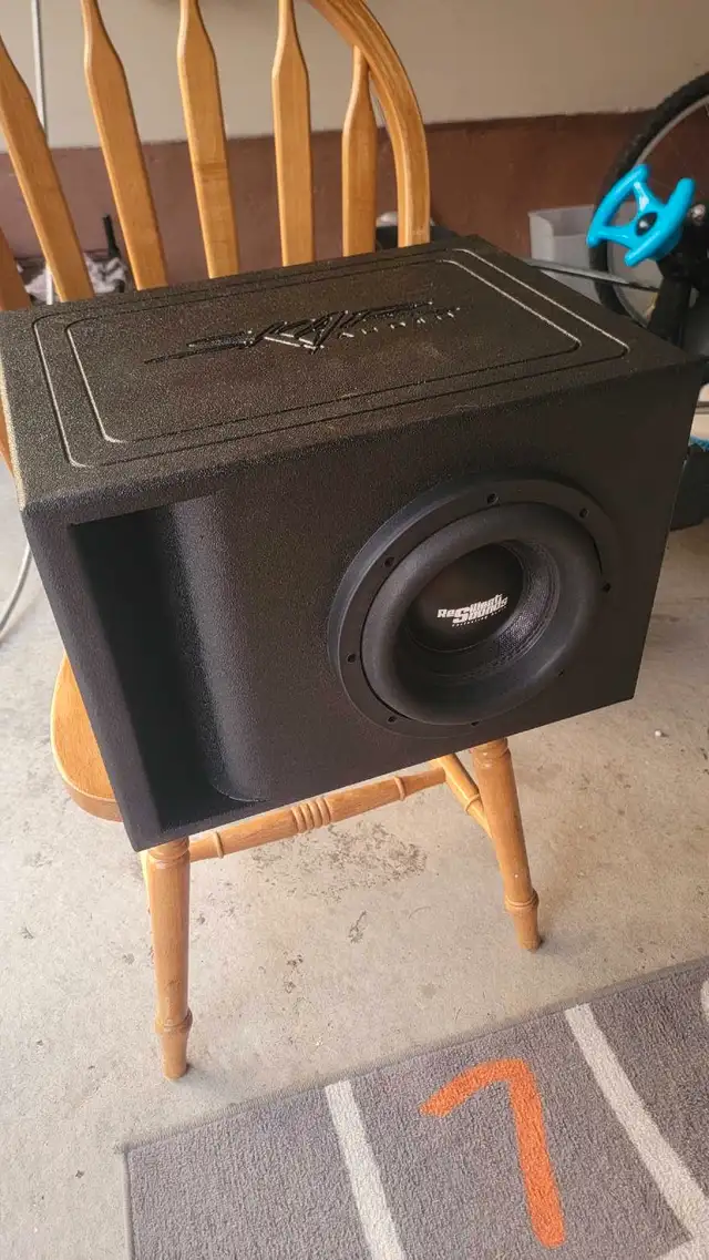 Resilient sounds 8in 1000rms sub 63826837782531120
