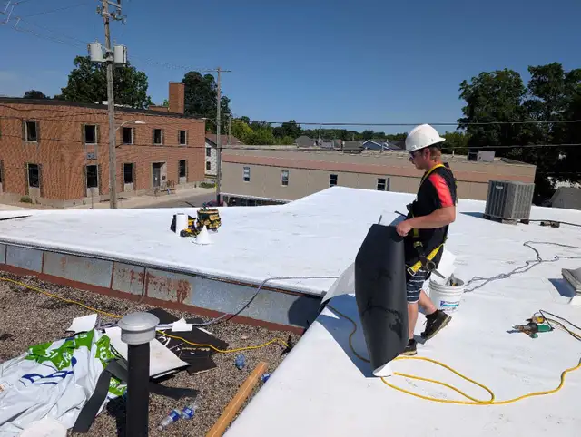 KING FLAT ROOFING577858303983636488