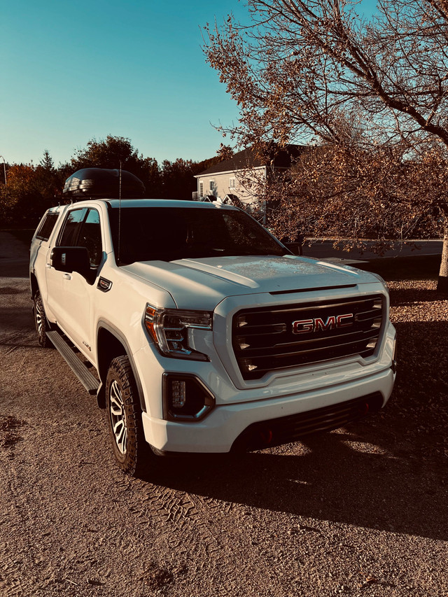2021 GMC Sierra AT4 – 6.2L V8 – Loaded, Maintained in Cars & Trucks in Gatineau - Image 2