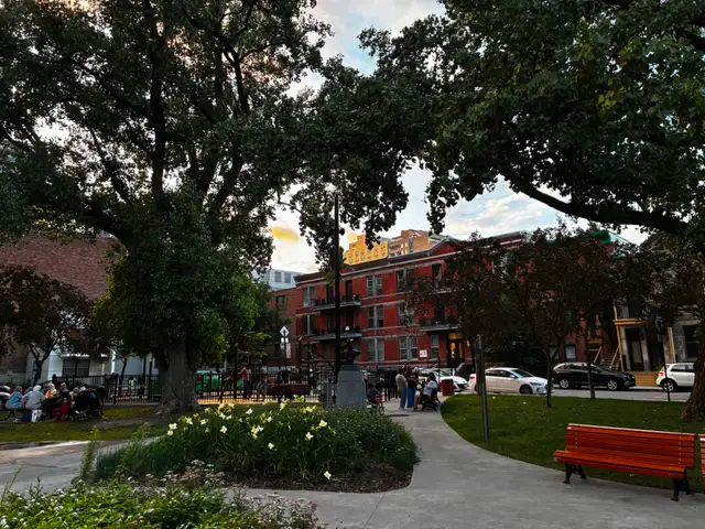 Big Furnished Room in elite Downtown location | Aug or Sept in Long Term Rentals in City of Montréal - Image 10