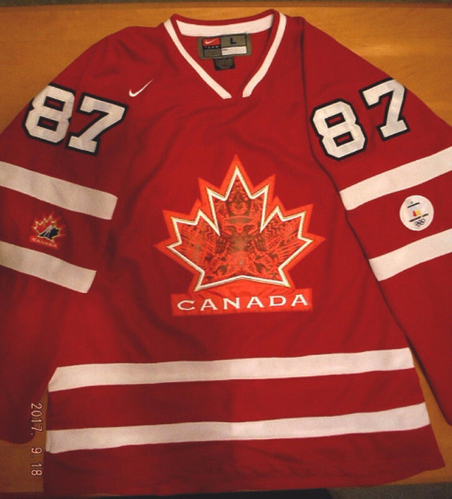 AWESOME AUTOGRAPHED AUTHENTIC NHL LEGENDS JERSEYS FOR SALE ! in Arts & Collectibles in Truro - Image 2