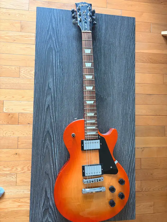 Les Paul Gibson Tangerine Burst in Guitars in Kingston - Image 2