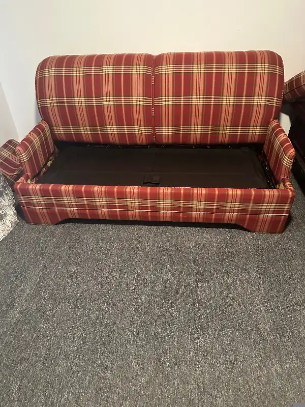 Sofa lit in Couches & Futons in City of Montréal - Image 4