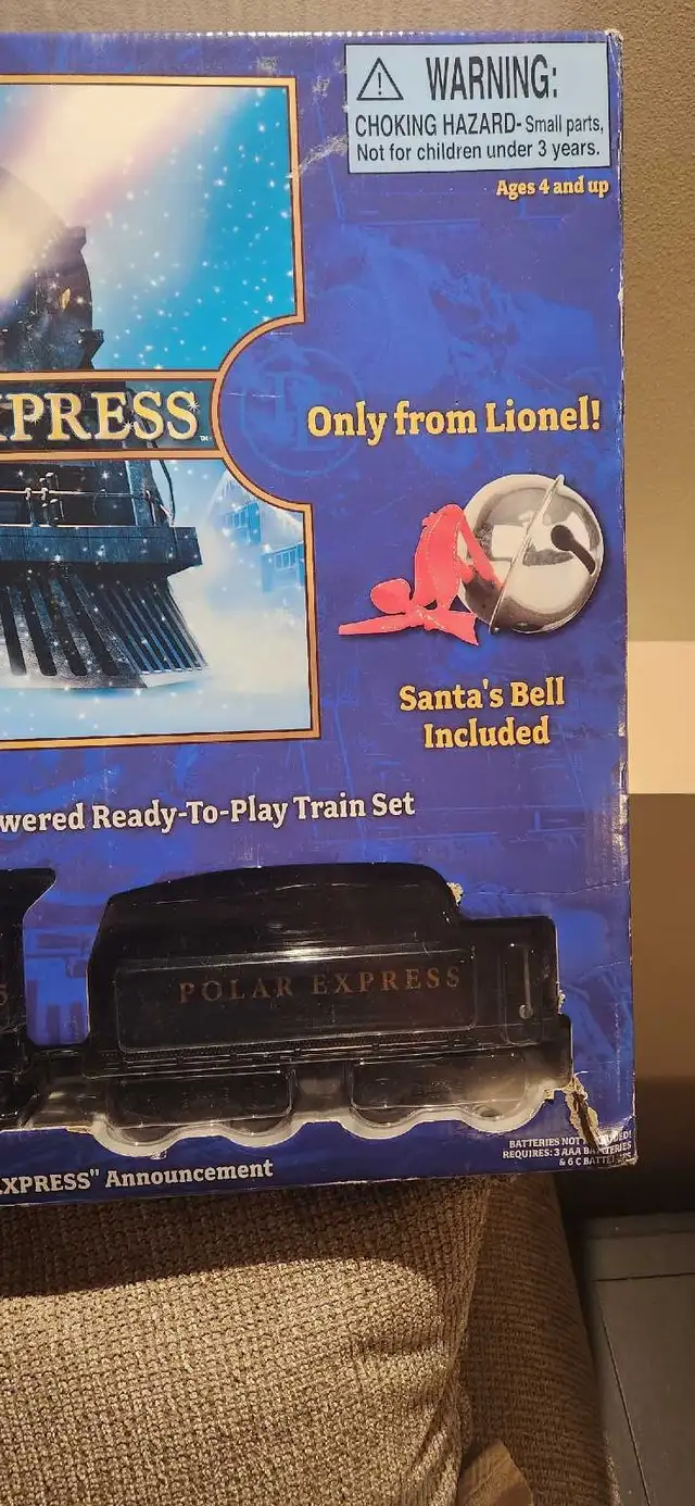 Lionel Polar Express Train Set 7-11803T in Toys & Games in Calgary - Image 7