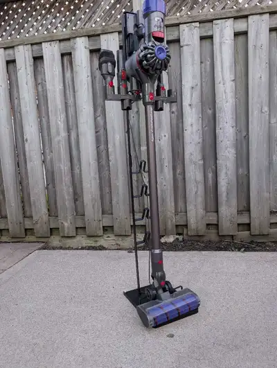 I'm selling a Dyson V7 Motorhead Origin cordless stick vacuum cleaner. It's in used condition but st...