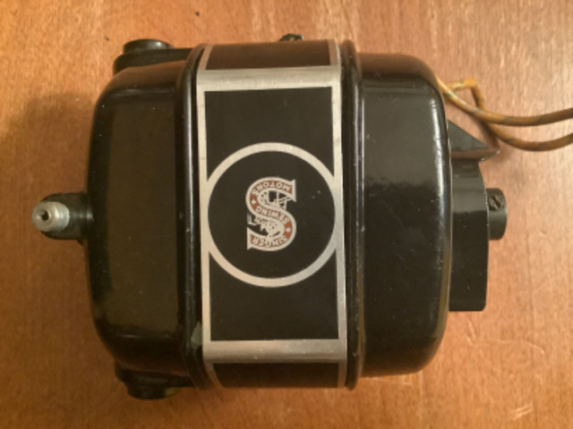 Singer Featherweight Sewing Machine Motor in Hobbies & Crafts in Grand Bend - Image 2