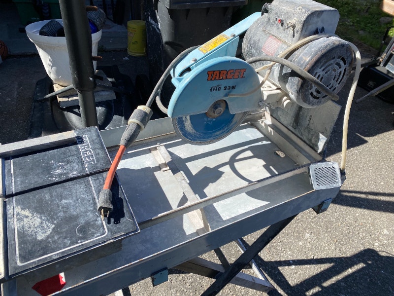 Scie à eau pour céramique et tuiles / Wet Tile Saw Outils électriques Longueuil/Rive Sud