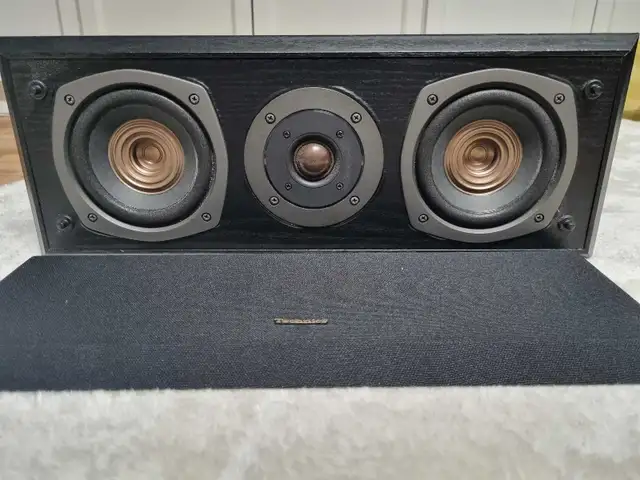 Technics centre speaker in Speakers in Markham / York Region - Image 4