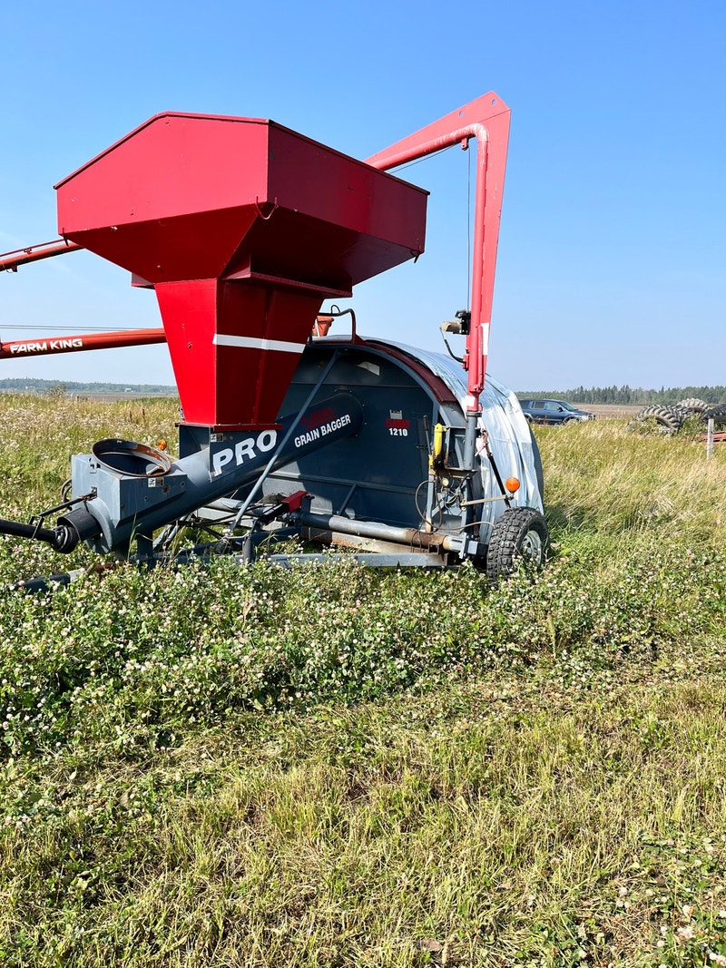 10’ grain bagger w/ conveyor Farming Equipment Grande Prairie Kijiji