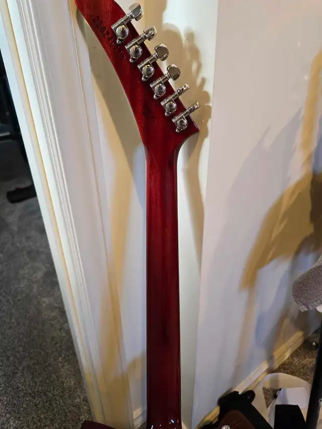 Gibson Theodore Standard in Guitars in Oakville / Halton Region - Image 5