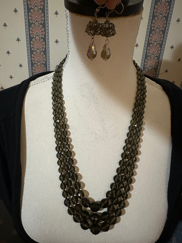 VINTAGE 3 STRANDS SMOKEY QUARTZ BEADS NECKLACE & EARRINGS in Jewellery & Watches in Regina