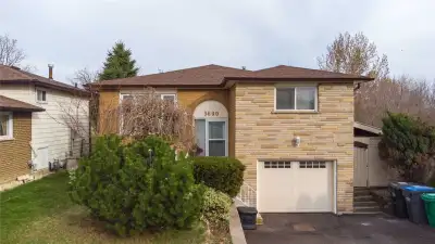 Upper level of detached house in Malton, available from May 1st or ASAP. Close to all amenities, sch...