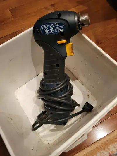 Selling my Mastercraft Right-Angle Corded Drill. Hardly Used. Ideal for drilling and screw-driving i...