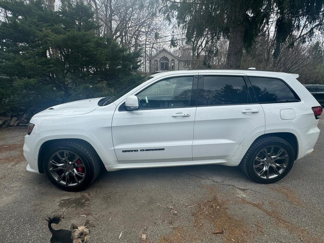** Jeep Grand Cherokee SRT 4x4 2018  ** dans Autos et camions  à Ville de Montréal - Image 3