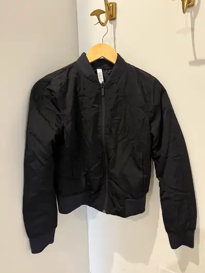 lululemon - size 4 bomber jacket new , View more