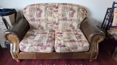 Cozy Loveseat – Unique Style & Comfortable!, View more