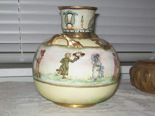 Victorian era Vase in Arts & Collectibles in Saint John - Image 5