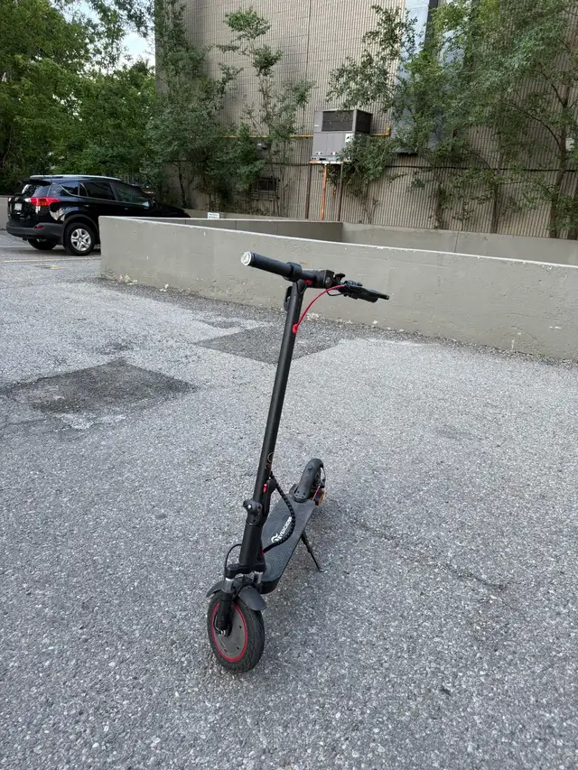 electric scooter in Other in City of Toronto - Image 2