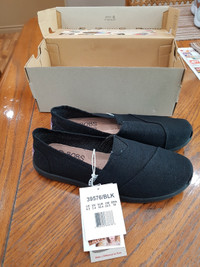 NEW BOBS WOMENS SLIP ON LOAFER SHOE