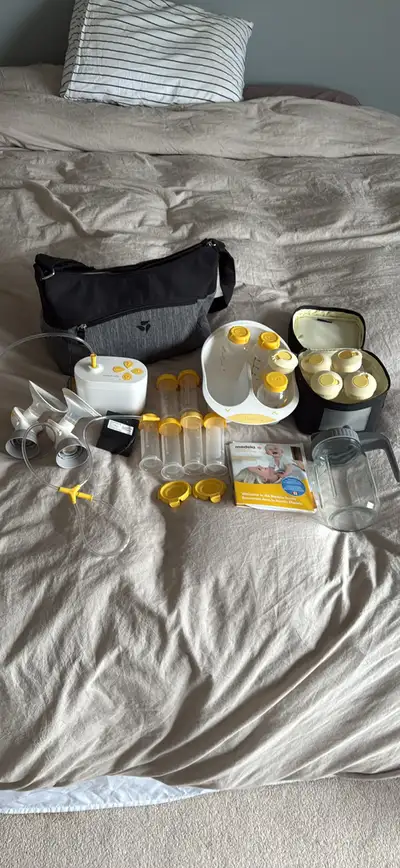 Medela pump in style pump. Everything in photo is included. Works great. Pick up in Newcastle