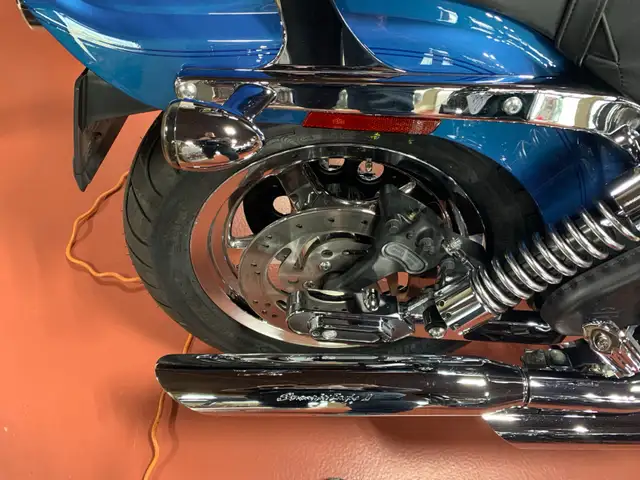 2005 Chopper Blue FXDWGI Dyna Wide Glide in Street, Cruisers & Choppers in Oshawa / Durham Region - Image 8