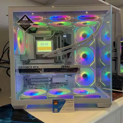 Please contact us to confirm availability All White Build Processor: AMD Ryzen 7 9800X3D Cooling: Li...