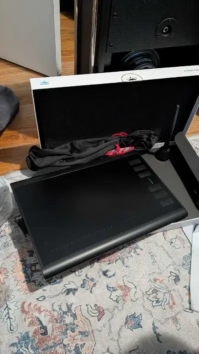 Drawing tablet for creating art on PC Perfect working condition. Just upgraded to iPad and Apple pen...