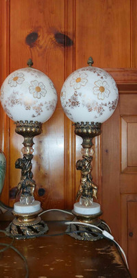 PAIR OF BEAUTIFUL MCM VINTAGE 24" MID-CENTURY GLOBE LAMPS WITH M