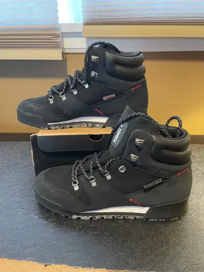 New Men's Size 10 Adidas Terrex Snowpitch Boots, View more