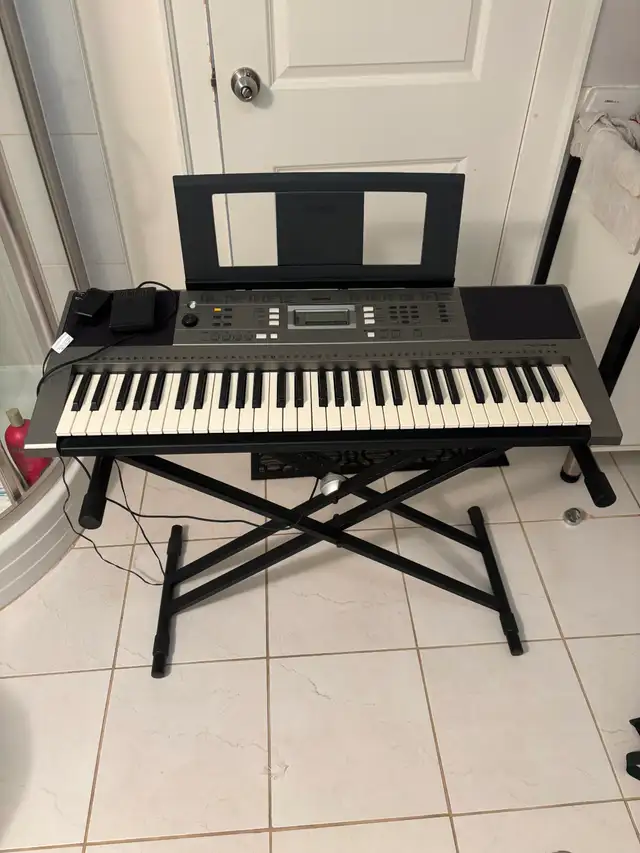 Yamaha portable keyboard + foldable stand + pedal in Pianos & Keyboards in City of Toronto - Image 2