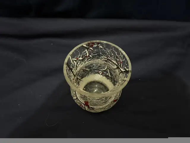 Yankee Candle: Cardinal Collection Tea-Light Holder in Home Décor & Accents in Gatineau - Image 3