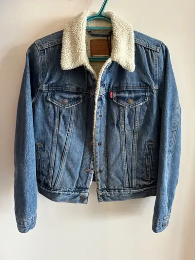 Brand New Levi’s Original Sherpa Trucker Jacket – XS (With Tags), View more