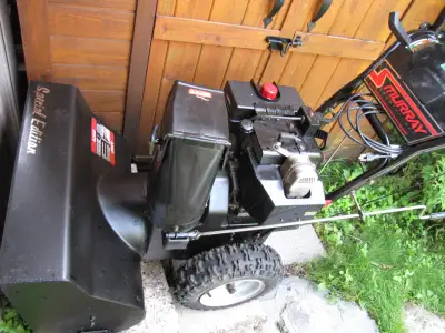 9HP MURRAY SNOWBLOWER Good Condition 9HP Tecumseh Engine, 27 Inch Cut with Electric Starter Serviced...