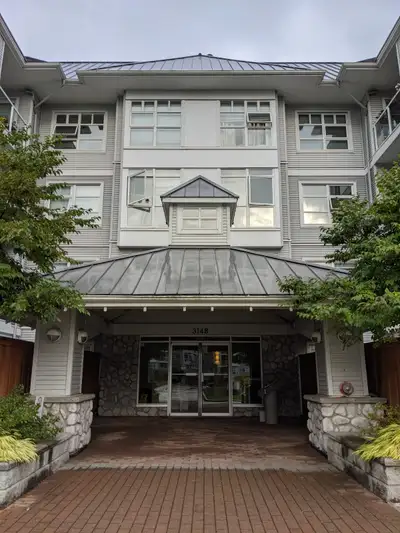 2 Bedrooms, 2 Bathrooms, 896 st2, *2nd Floor Unit, New Engineered Wood Floors, Gas Fire place and He...