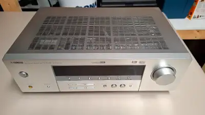 Yamaha HTR 5730 A/V Receiver with 5 speakers + subwoofer, View more