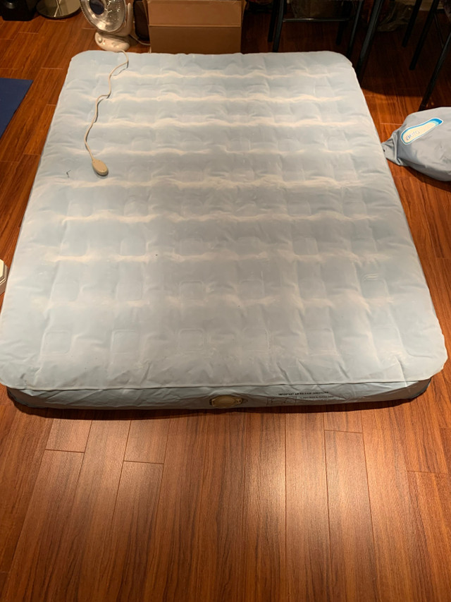 Aero bed air mattress  - Queen Size in Beds & Mattresses in Markham / York Region