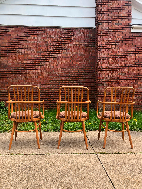 Vintage Mid-Century Bentwood Chairs in Chairs & Recliners in Moncton - Image 4