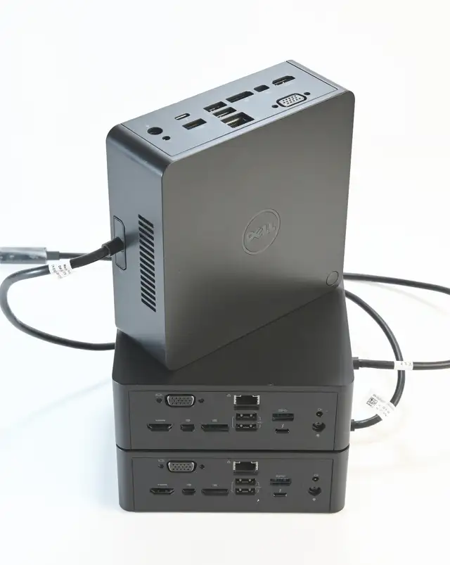 Lot of 3 Dell K16A USB-C TB16 Thunderbolt Docking Stations K1600 in Laptop Accessories in City of Toronto - Image 3