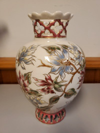 ANTIQUE  ZSOLNAY 1869 HAND PAINTED PORCELAIN VASE WITH GOLD ACCE