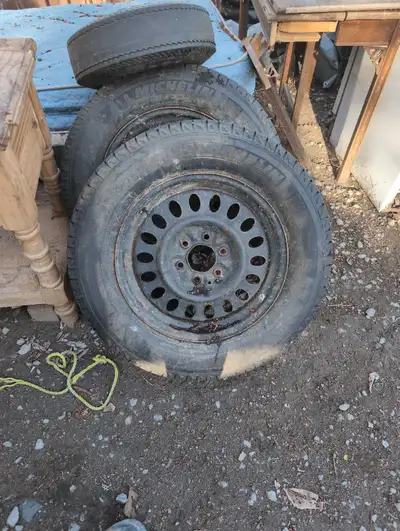 michelin green x winter tire 255/60/17 lots of tread left