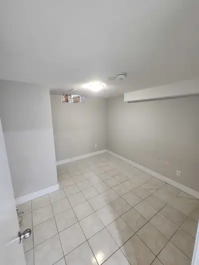 Rent $450 + utilities Parking available Furnished room All amenities is nearby - TTC, Restaurant's,...