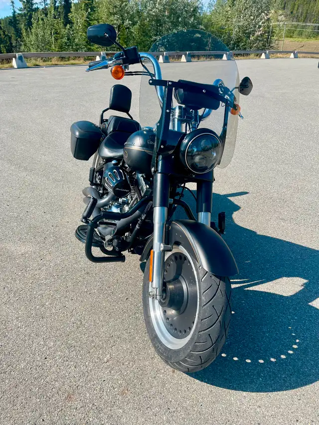 2012 Harley Davidson FatBoy Lo in Street, Cruisers & Choppers in Whitehorse - Image 3
