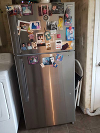 Fridgidaire Refrigerator